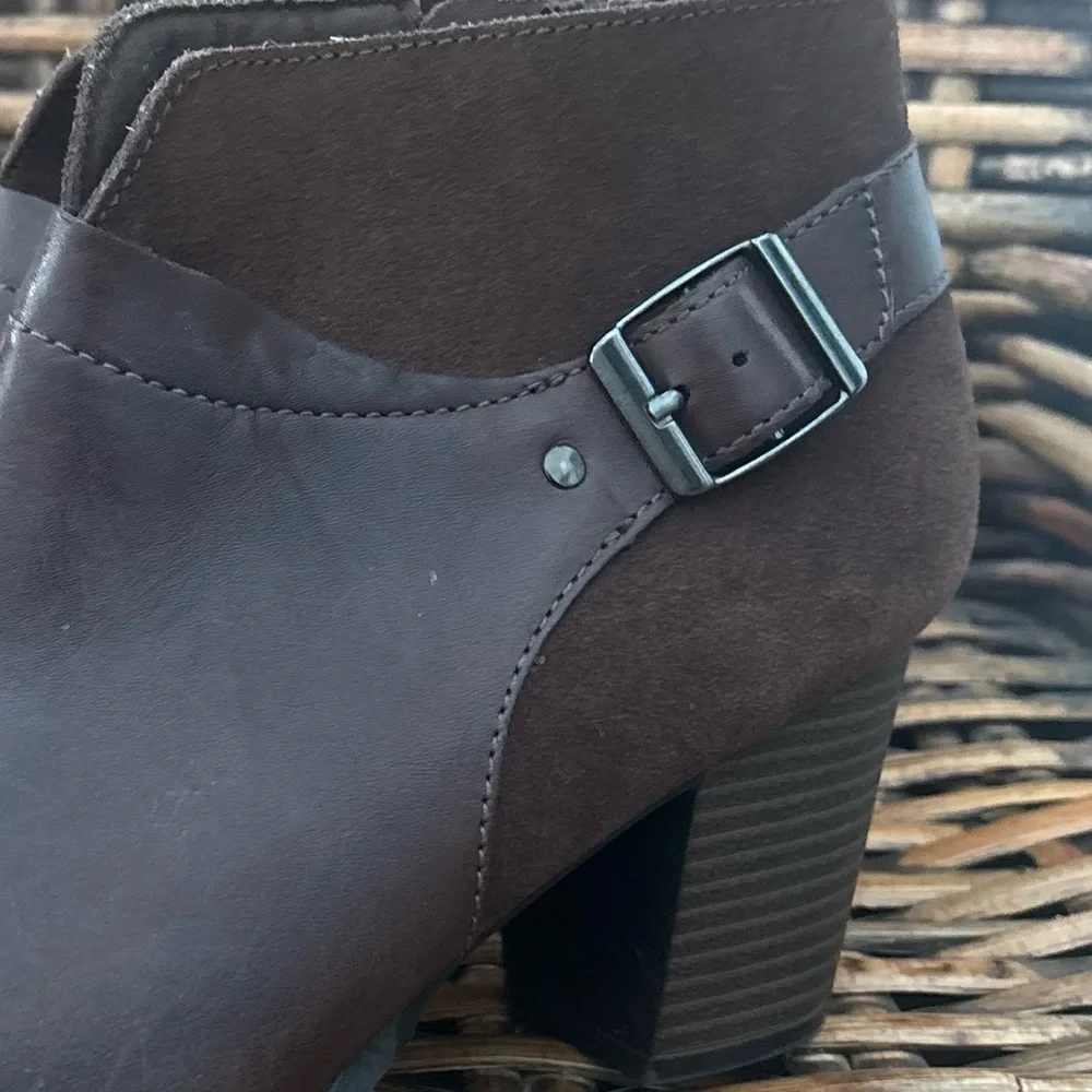 Clarks Women's Mission Parker Boot Size 8W Block Heel Brown Leather Suede Boho